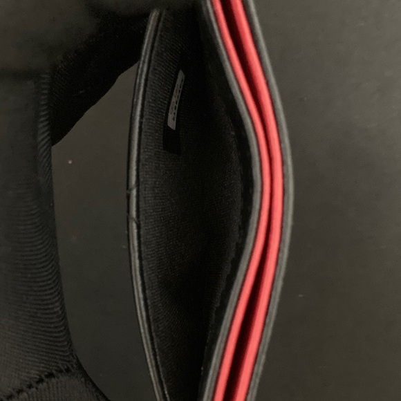 CHANEL Quilted Black Card Holder with Gold Emblem - Picture 4 of 6